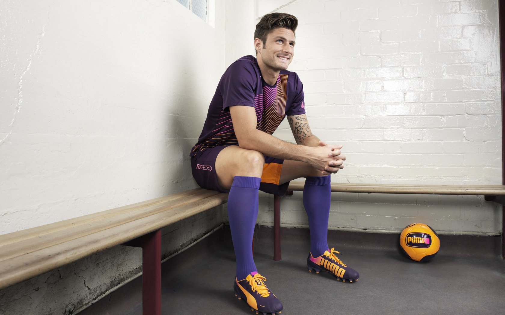 国际沙漠多日赛选手自负重完成250公里极限挑战